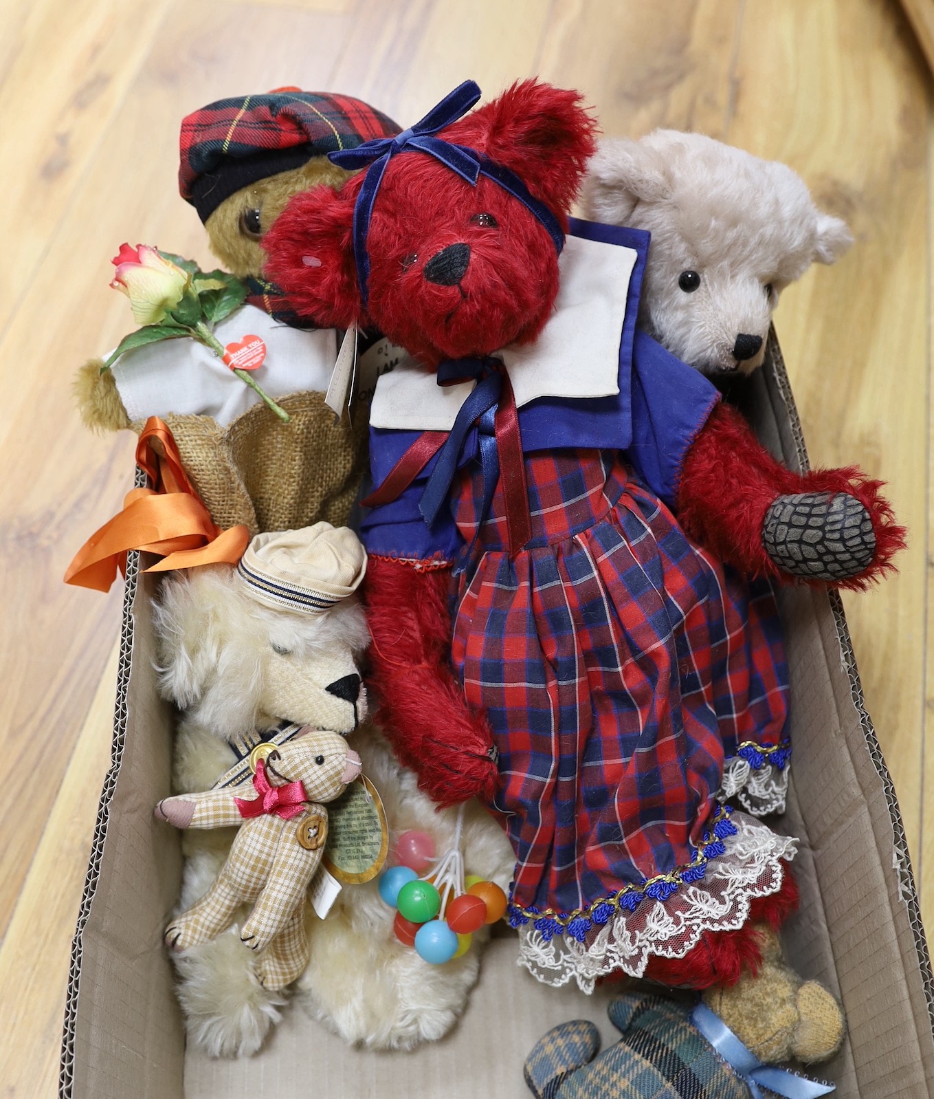 Eleven assorted modern limited edition bears and others including limited edition Steiff Buccaneer